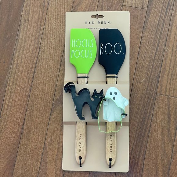 New Rae Dunn Halloween Spatula and Cookie Cutter Set - Picture 1 of 7